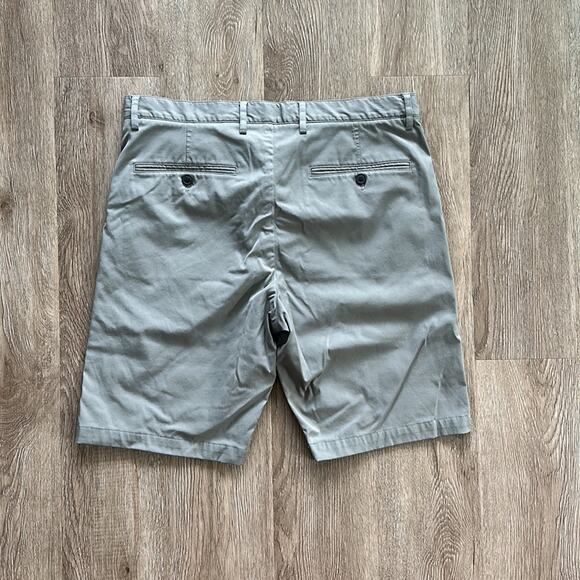 Theory Zaine Neoteric 9" Shorts Size 32 - Picture 5 of 5
